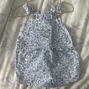 The Beaufort Bonnet Company Blue Floral Romper sz 4